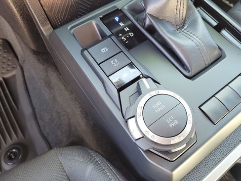 Used 2025 Toyota Tacoma SR5 image 17