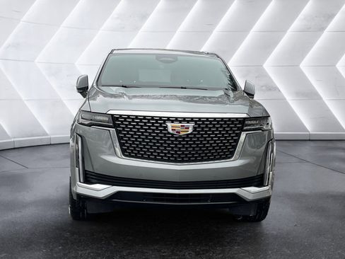 Used 2024 Cadillac Escalade Premium Luxury image 9