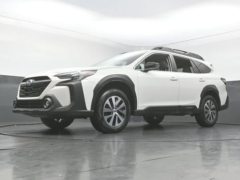 Used 2025 Subaru Outback Premium AWD/4WD image 52