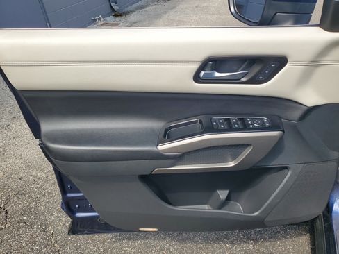 Certified 2022 Nissan Pathfinder Platinum w/ Cargo Package AWD/4WD image 11