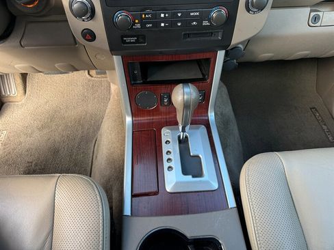 Used 2011 Nissan Pathfinder LE w/ Navigation Pkg image 21