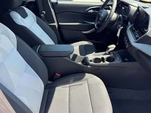 New 2026 Chevrolet Trax RS w/ Sunroof Package FWD image 7