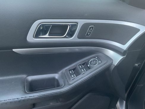 Used 2013 Ford Explorer XLT image 10