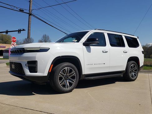 New 2026 Jeep Grand Wagoneer 4WD image 9