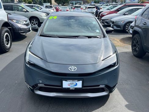 Used 2024 Toyota Prius Limited w/ Limited Premium Package AWD/4WD image 5