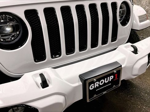 Used 2022 Jeep Wrangler Unlimited Sahara image 28