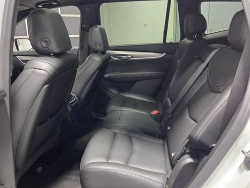 Used 2023 Cadillac XT6 Luxury FWD image 6