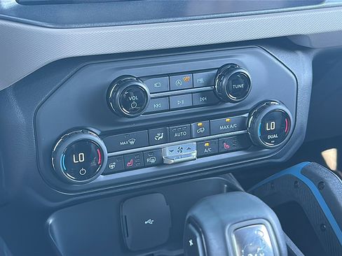 Used 2024 Ford Bronco Wildtrak image 33