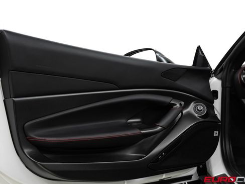Used 2022 Ferrari F8 Tributo RWD image 37