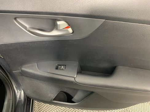 Used 2020 Kia Forte LXS FWD image 34
