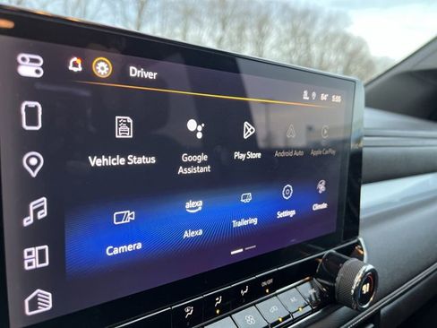 Used 2023 Chevrolet Colorado LT w/ LT Convenience Package image 14