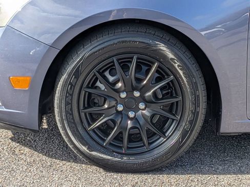 Used 2014 Chevrolet Cruze LS image 11