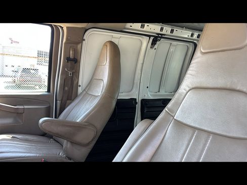 Used 2022 Chevrolet Express 2500 Extended image 19
