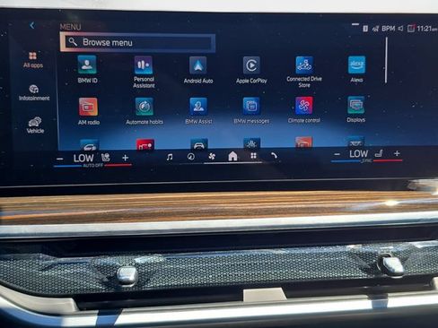 Used 2024 BMW X5 xDrive40i w/ Parking Assistance Package AWD/4WD image 24