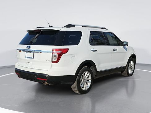 Used 2013 Ford Explorer XLT image 3