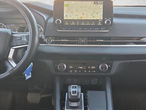 Used 2024 Mitsubishi Outlander SE image 16