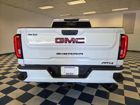 Used 2022 GMC Sierra 2500 AT4 w/ AT4 Premium Plus Package AWD/4WD image 6