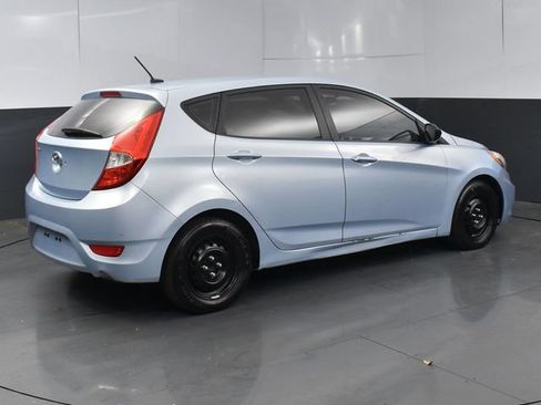 Used 2012 Hyundai Accent GS FWD image 3