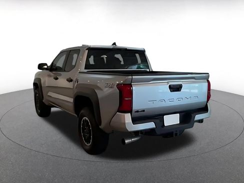 Used 2025 Toyota Tacoma TRD Off-Road AWD/4WD image 8