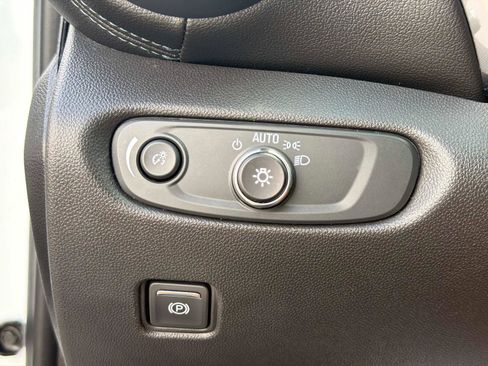 Used 2020 Chevrolet Blazer LT FWD image 29