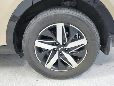 Used 2021 Kia Sorento S w/ Panoramic Sunroof Package FWD image 15