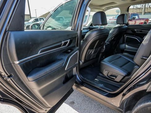 Used 2025 Kia Telluride S FWD image 24