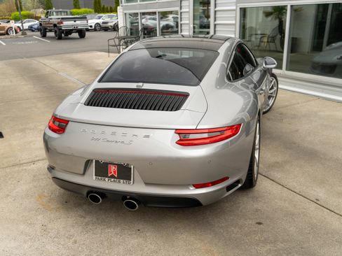 Used 2018 Porsche 911 Carrera S RWD image 6