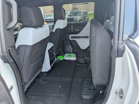 Used 2025 GMC Hummer EV 3X AWD/4WD image 10