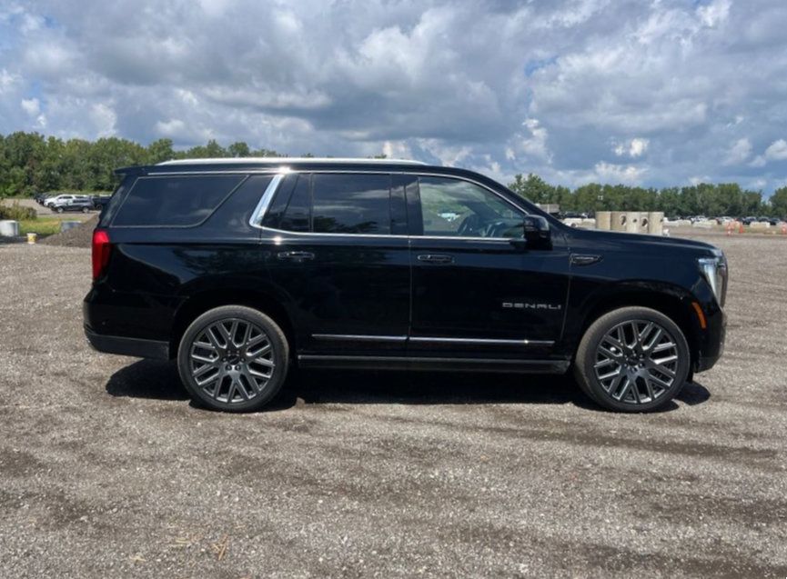 Used 2026 GMC Yukon Denali Ultimate w/ LPO, Floor Liner Package AWD/4WD image 6
