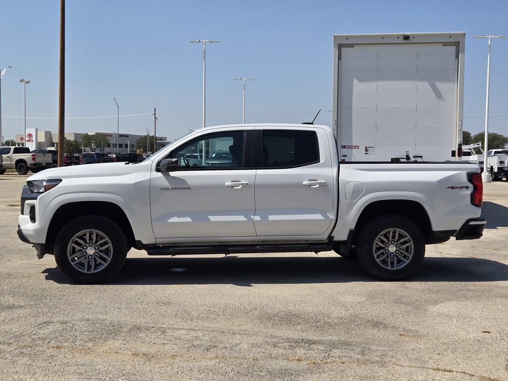 Used 2024 Chevrolet Colorado LT w/ LT Convenience Package II AWD/4WD image 4