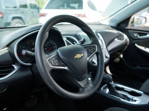 Used 2024 Chevrolet Malibu LT FWD image 6