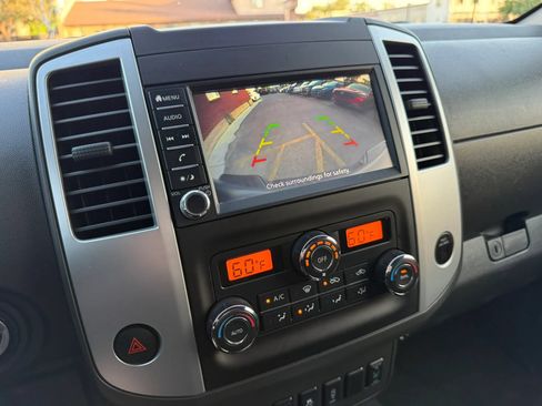 Used 2019 Nissan Frontier SV w/ Value Truck Package AWD/4WD image 18