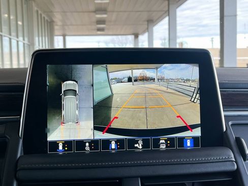 Used 2021 Chevrolet Suburban High Country w/ Premium Package image 22