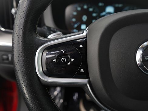 Used 2018 Volvo XC60 T6 R-Design w/ Convenience Package image 28