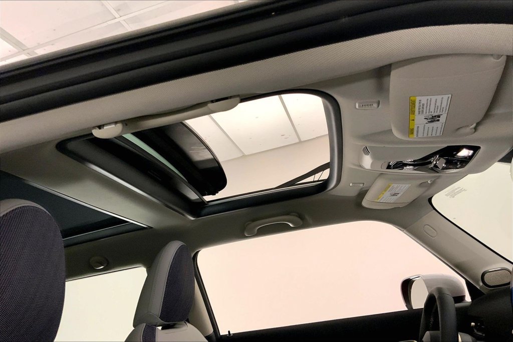 Certified 2025 MINI Cooper S FWD image 26