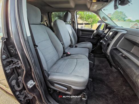 Used 2016 RAM 1500 Express RWD image 26