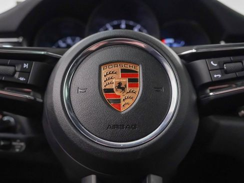 Certified 2025 Porsche Macan AWD/4WD image 27