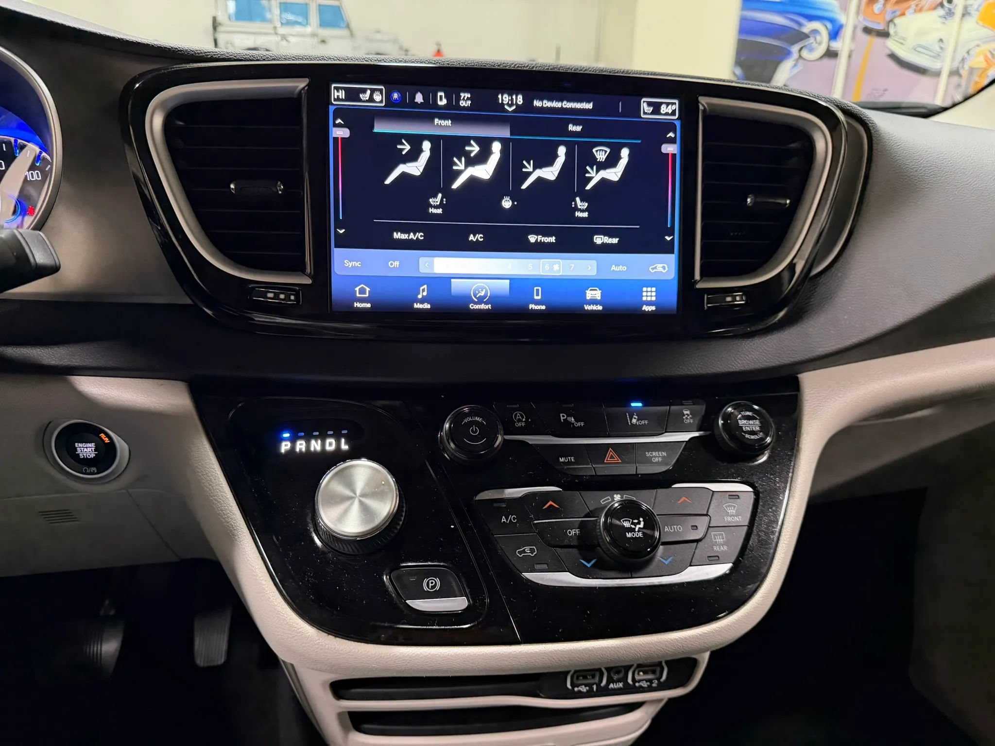 Used 2023 Chrysler Pacifica Touring-L FWD image 44