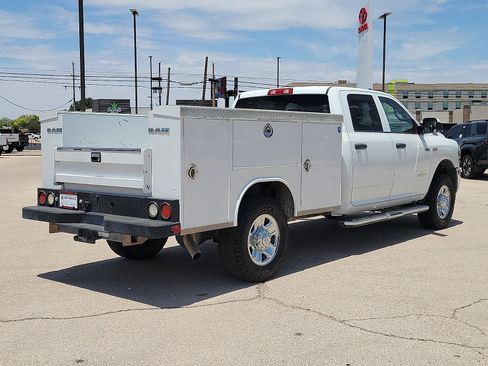 Used 2022 RAM 3500 Tradesman w/ Chrome Appearance Group AWD/4WD image 4