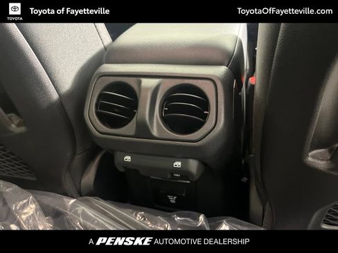 Used 2025 Jeep Gladiator Mojave w/ Convenience Group AWD/4WD image 7