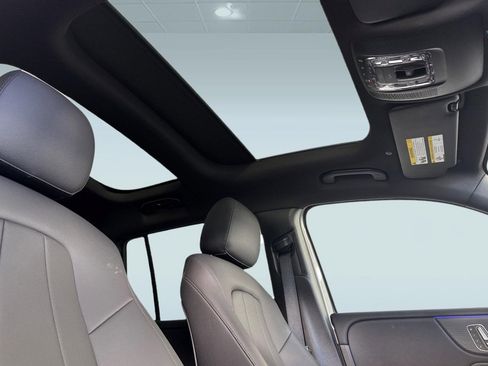 Certified 2025 Mercedes-Benz GLB 250 GLB 250 image 15