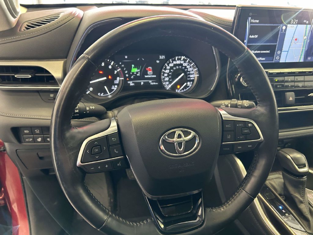 Used 2021 Toyota Highlander Platinum AWD/4WD image 19