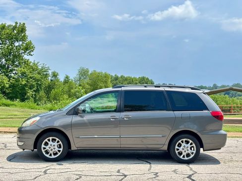 Used 2005 Toyota Sienna XLE Limited AWD/4WD image 8