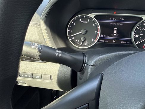 Used 2024 Nissan Sentra SV FWD image 29