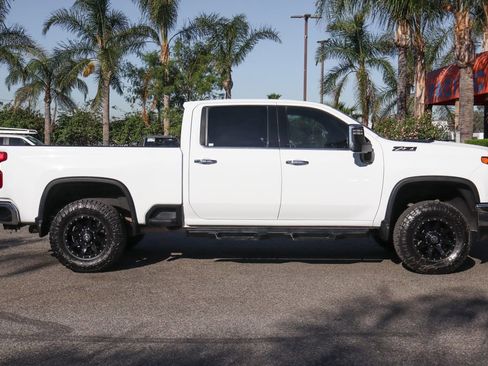 Used 2021 Chevrolet Silverado 2500 LTZ w/ LTZ Convenience Package AWD/4WD image 11