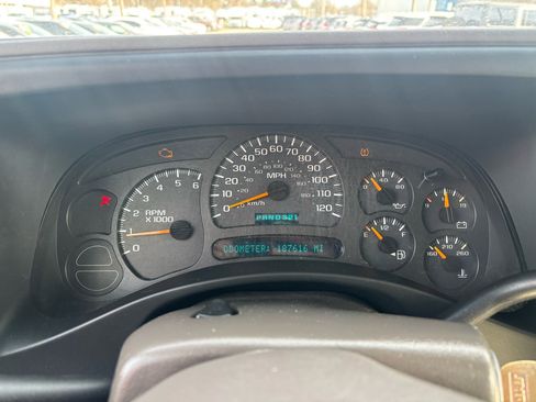 Used 2004 Cadillac Escalade AWD image 19