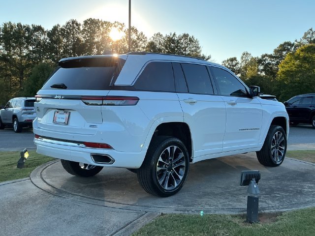 Used 2023 Jeep Grand Cherokee Overland w/ Adv Protech Group III AWD/4WD image 7