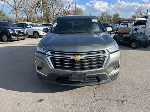 Used 2022 Chevrolet Traverse LT image 8