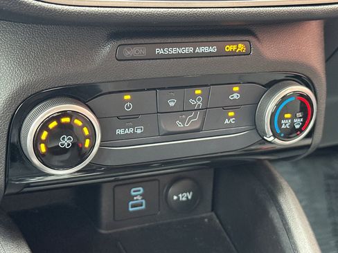 Used 2022 Ford Escape SE image 17