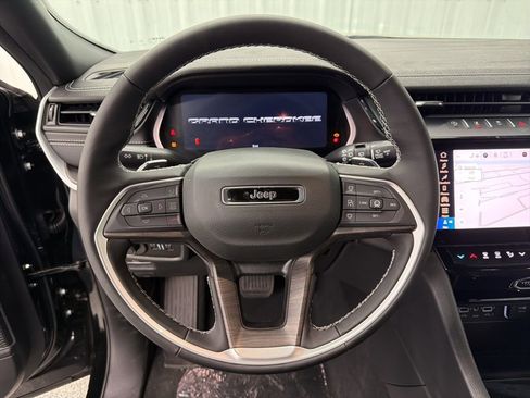 New 2026 Jeep Grand Cherokee L Limited RWD image 23